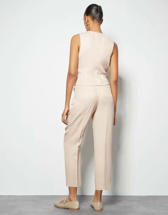 bundfaltenhose_cisan_classic_relaxed_mit_leinen_4.webp Outlet SOMEDAY Bundfaltenhose Cisan Classic Relaxed Mit Leinen